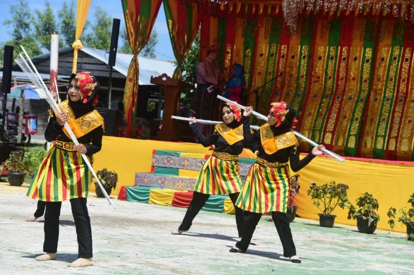 penampilan tari kreasi